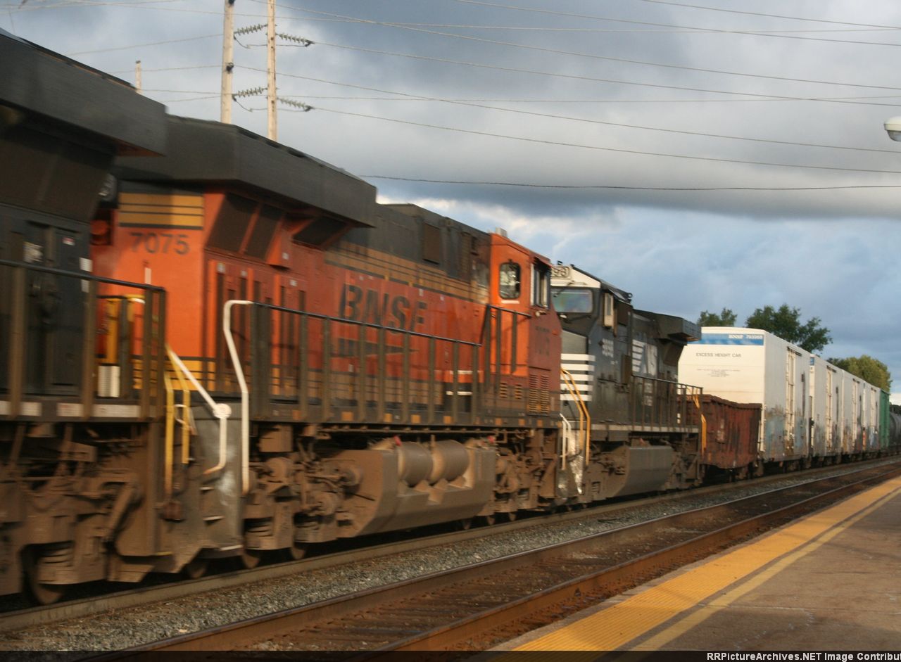 BNSF 7075